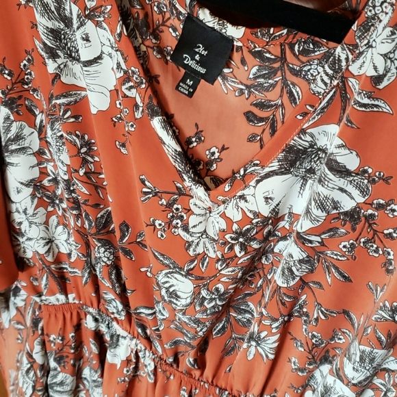 Floral Tunic Shirt - Picture 5 of 7